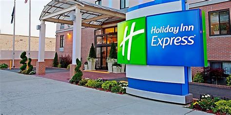 hotels near brooklyn cruise terminal pier 12